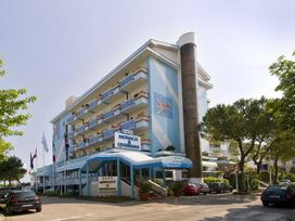 4 Tage in Lido di Jesolo direkt am Meer mit Frühstück