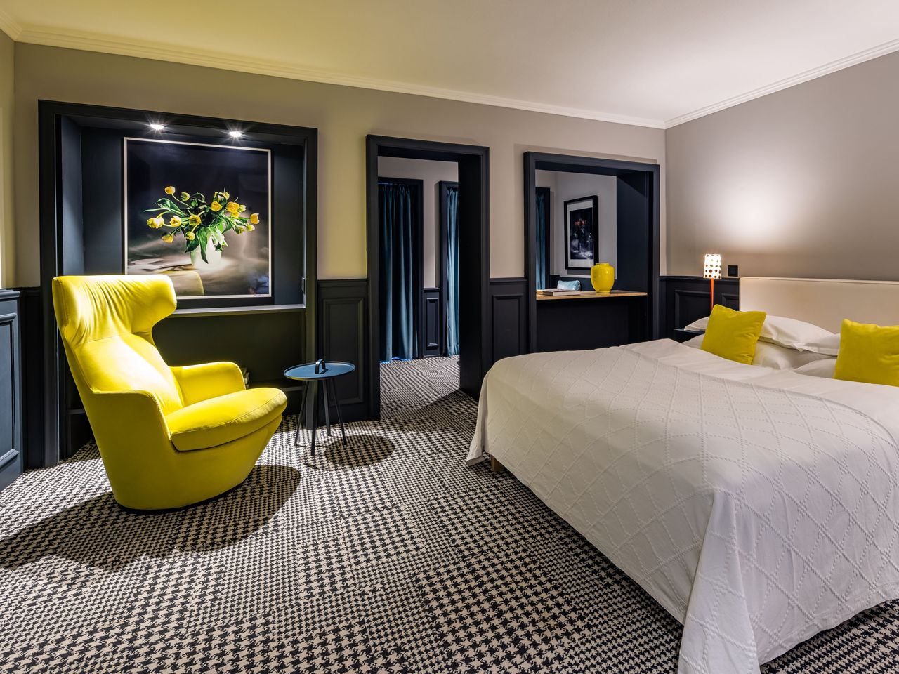 THE MIDTOWN HOTEL