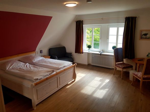 Dreibettzimmer (Doppelzimmer mit Zusatzbett/Schlafcouch)