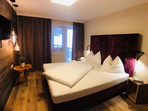 8 Tage Urlaub für Herz & Seele im Salzburger Land Hotel Alpenblick in Hinterglemm inkl. Halbpension