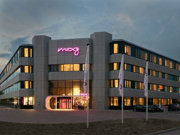 Moxy Amsterdam Schiphol Airport