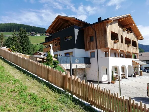 7 Tage Romantische Kuschelzeit inmitten der Dolomiten in Untermoi, Trentino-Südtirol inkl. Frühstück