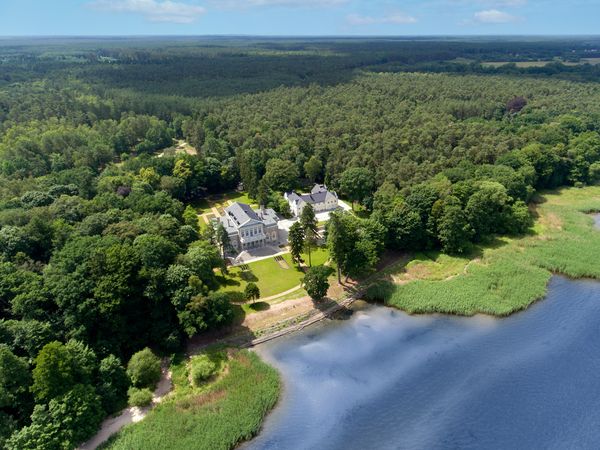 2 Tage Schlossurlaub mit Massage & Sauna am Stettiner Haff in Nowe Warpno, Westpommern inkl. Frühstück