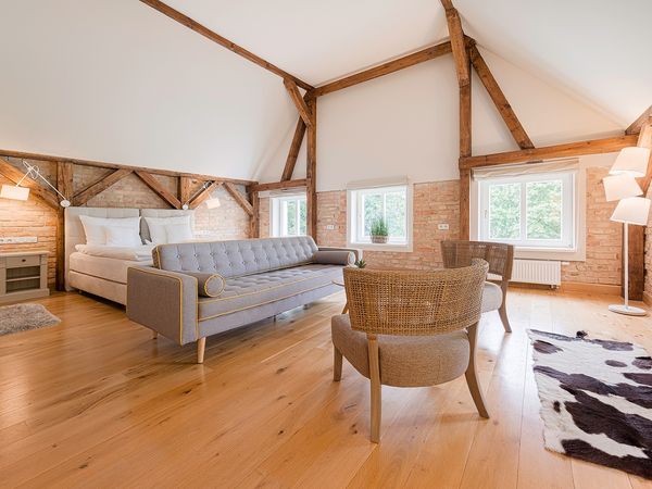 2 Tage Schlossurlaub mit Massage & Sauna am Stettiner Haff in Nowe Warpno, Westpommern inkl. Frühstück