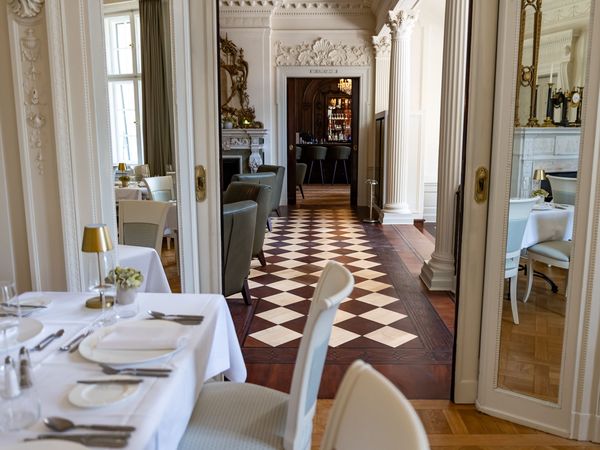 4 Tage Schloss-Urlaub an der Seenplatte mit 1x Dinner in Neustrelitz Halbpension