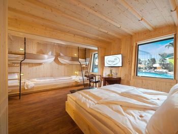 Erding Ahoi: 2 Tage die größte Therme der Welt pur!