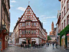 2 Tage Kurzurlaub mit Frühstück im Super 8 by Wyndham Mainz Zollhafen