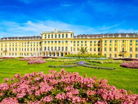 Schloss Schönbrunn Konzert + Schlossbesichtigung in Wien