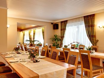 9 Tage am Badesee mit Frühstück im Hotel Alex