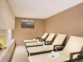 8 Tage Urlaub im Garner Hotel Friedrichshafen by IHG