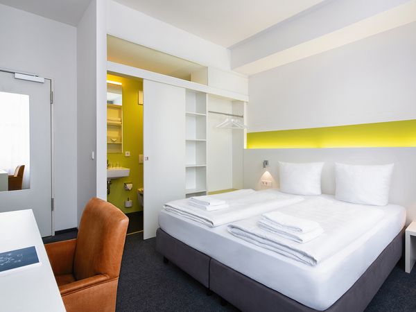 Freundinnen Shopping-Wochenende in Berlin Frühstück