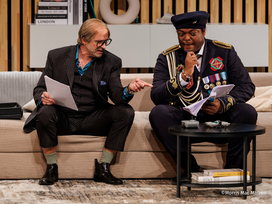 Der 50 Dollar Diktator mit Ticket und Hotel