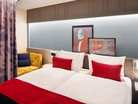 2 Tage im Holiday Inn Hamburg-HafenCity 
