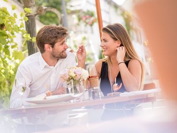 2 Mittelalterliche Übernachtungen und Dinner