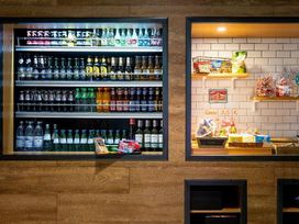 2 Tage Kurzurlaub mit Frühstück im Moxy Frankfurt Airport