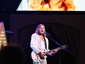 A Tribute to BONEY M. & ABBA in Berlin mit Ticket und Hotel