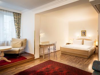 4 Tage Stadtreise mit Frühstück im Arthotel ANA Gala
