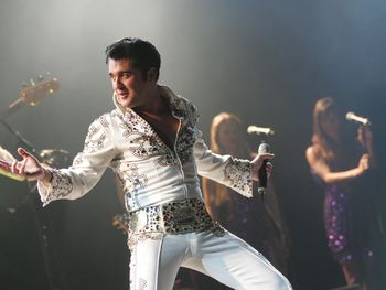 ELVIS - Das Musical in Berlin mit Ticket und Hotel