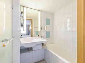 2 Tage mit Frühstück im Hotel Novotel Aachen City