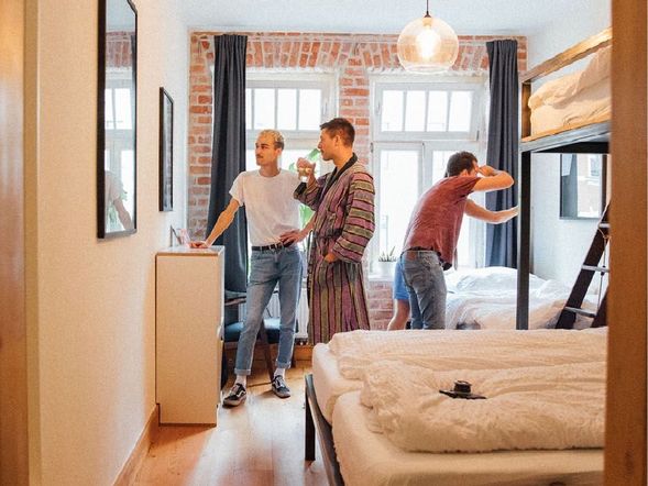 Vierbettzimmer mit Gemeinschaftsbad