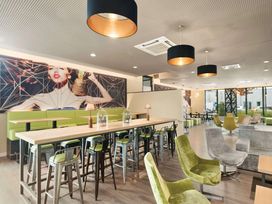 2 Tage Kurzurlaub mit Frühstück im Super 8 by Wyndham Mainz Zollhafen