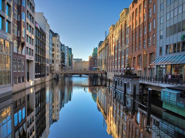 Hamburg entdecken: 4 Tage mit Frühstück im Arcotel Rubin Hamburg