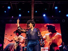A Tribute to BONEY M. & ABBA in Berlin mit Ticket und Hotel