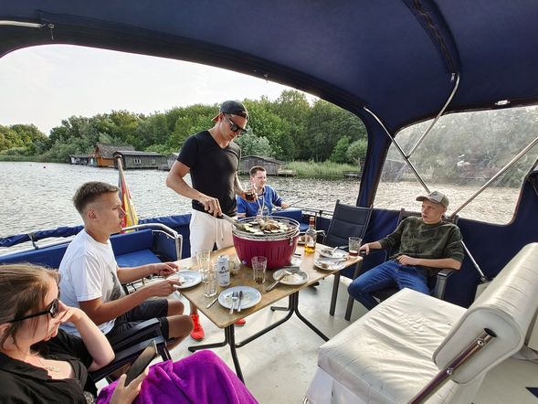 4 Tage Grill auf dem Boot Erlebnis an der Müritz