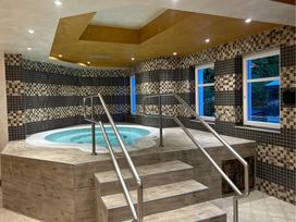 Silvester mit Galadinner & Live-Musik im Burgenland