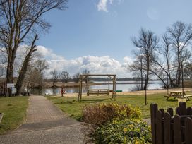 4 Tage Shopping-Schnäppchen und Kurzurlaub am See