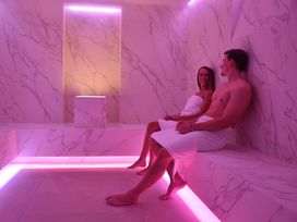 Vier Jahreszeiten im Schlosspark inkl. Adults Only Wellness & Spa | 2 Nächte