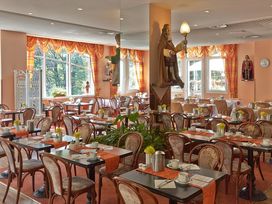 Schmetterlinge im Bauch: Marienbad mit Frühstück