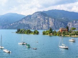 4 Tage Gardasee-Auszeit in Torbole mit Pool und idealer Lage zwischen See und Bergen ⭐