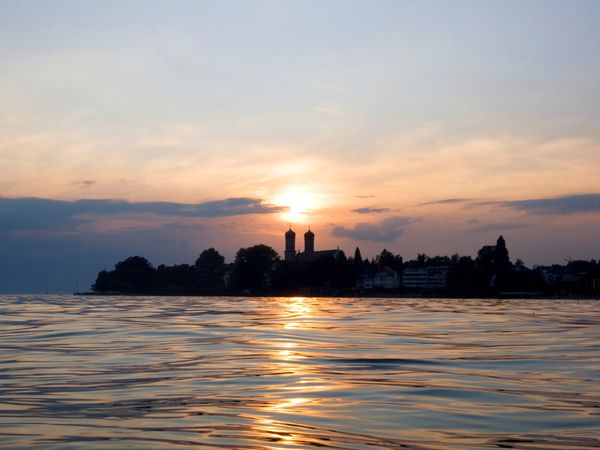 Alpenglühen am Bodensee mit Therme Meersburg in Friedrichshafen Frühstück