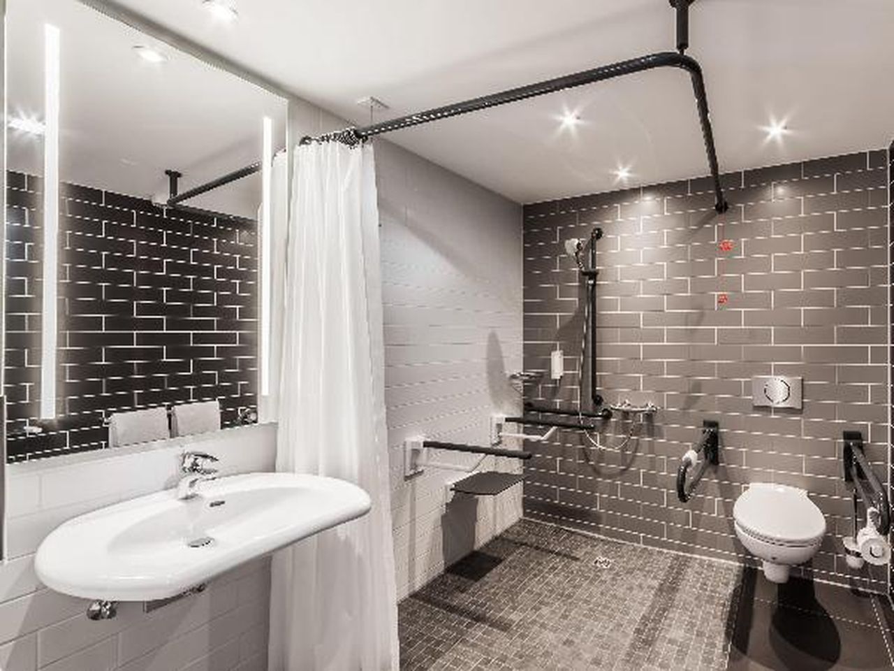 2 Tage mit Frühstück im Holiday Inn Express Munich