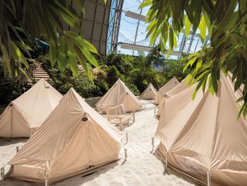 Tropisch Zelten nahe Berlin! 2 Tage Kurzurlaub mit Frühstück im Zelte at Tropical Islands