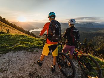 Berge und Seen mit dem E-Mountainbike erkunden mit HP