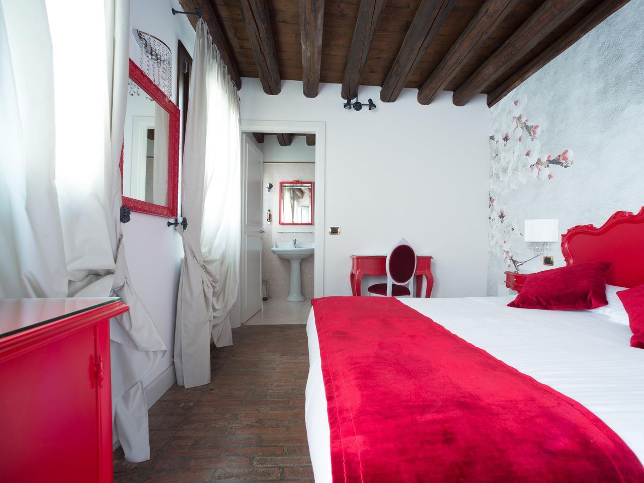 Romantisch Venedig mit Gondelfahrt im Deluxe Zimmer