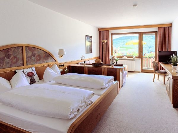 8 Tage Naturerlebnis im Schwarzwald mit Blick ins Tal in Bad Peterstal, Baden-Württemberg inkl. Frühstück