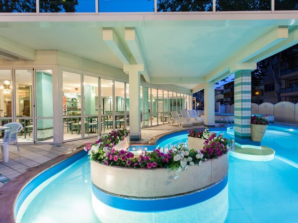 6 Tage Dolce Vita - Urlaub am Strand von Cesenatico Hotel Michelangelo, Emilia-Romagna inkl. Halbpension