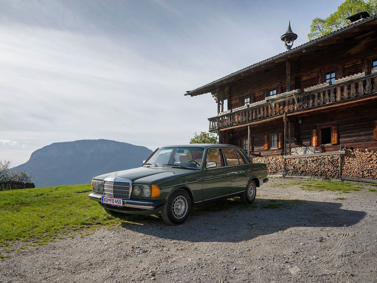 Grüner Stern - AlpenSchlössl Bergdoktor-Mercedes