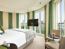 2 Tage Erholung und Luxus in der Landeshauptstadt