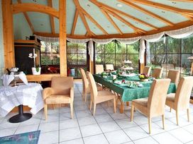 2 Tage Kurzurlaub mit Frühstück im Haus Tonburg - RoLigio-Campus