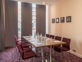 2 Tage im Hampton By Hilton Hamburg mit Frühstück