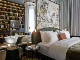 2 Tage mit Frühstück im Sir Savigny Hotel