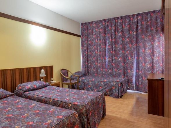 Dreibettzimmer STANDARD mit Balkon