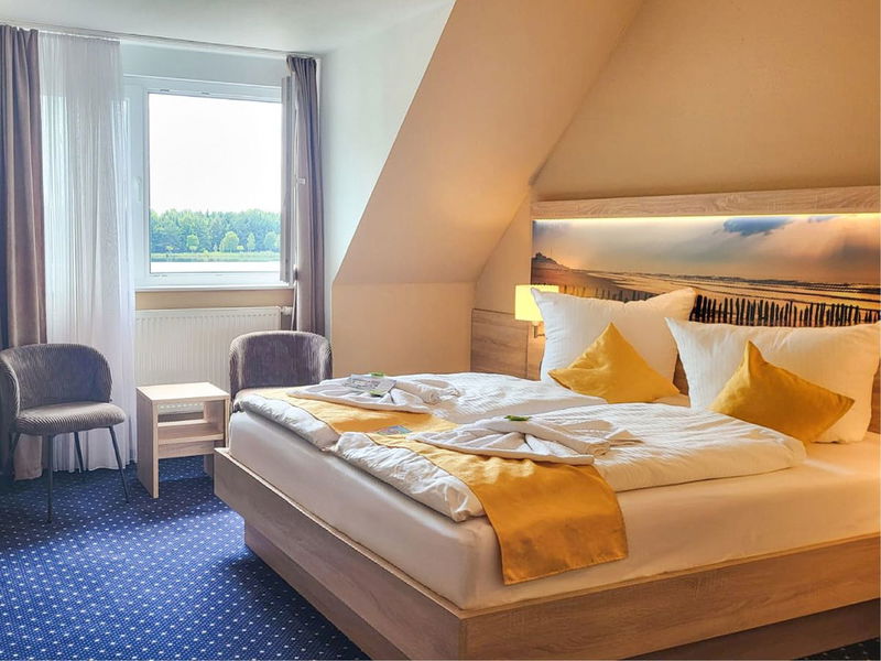 Doppelzimmer mit Seeblick