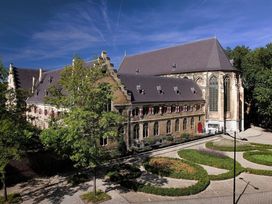 2 Tage im ehemaligen Kruisheren-Kloster übernachten