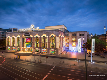 BLINDED BY DELIGHT Grand Show im Friedrichstadt-Palast