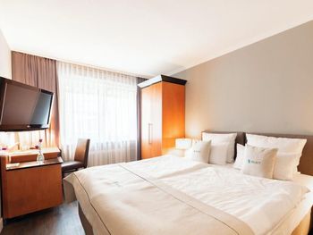 8 Tage Urlaub im Garner Hotel Friedrichshafen by IHG